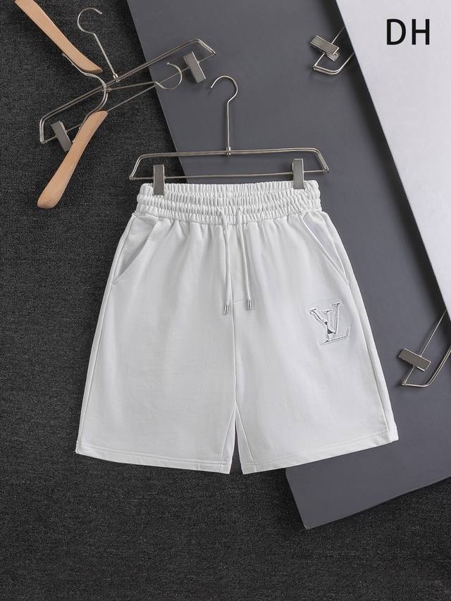 Louis Vuitton 路易威登 1V 驴家 微宽版型S-Xl lv 25Ss新品专柜同步上架 经典Lv切割字母贴布Logo刺绣 后开袋 男女同款 官网同步