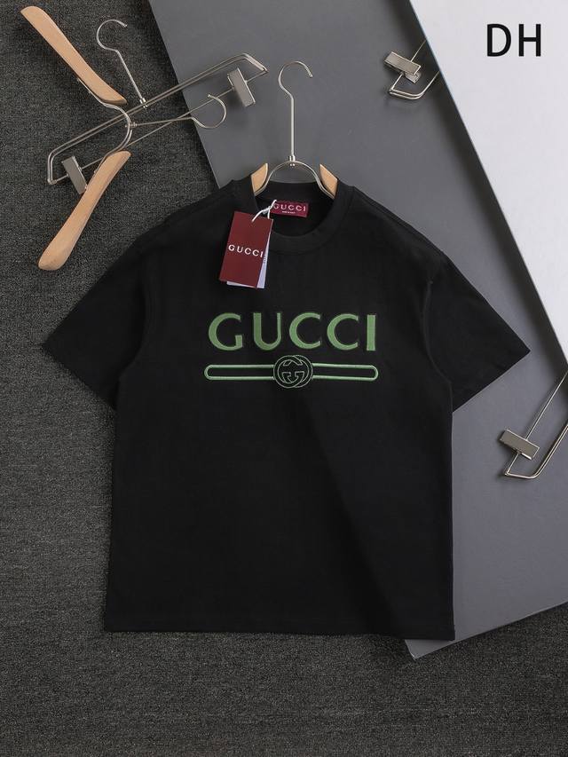 Gucci 古驰 酷奇 Gucci 微宽版型 S-Xl 25Ss Gucci 独家定制 专柜同款 胸前简约双色字母刺绣Logo显得更加靓丽精美工艺圆领款 独家定