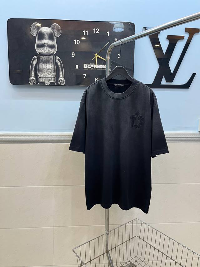 款号181 chrome Hearts 克罗心2025Ss十字架贴布刺绣夏季新款原单专柜美式酸洗做旧激光烧花贴布绣情侣休闲短袖T恤 采用300克纯棉双纱面料 上