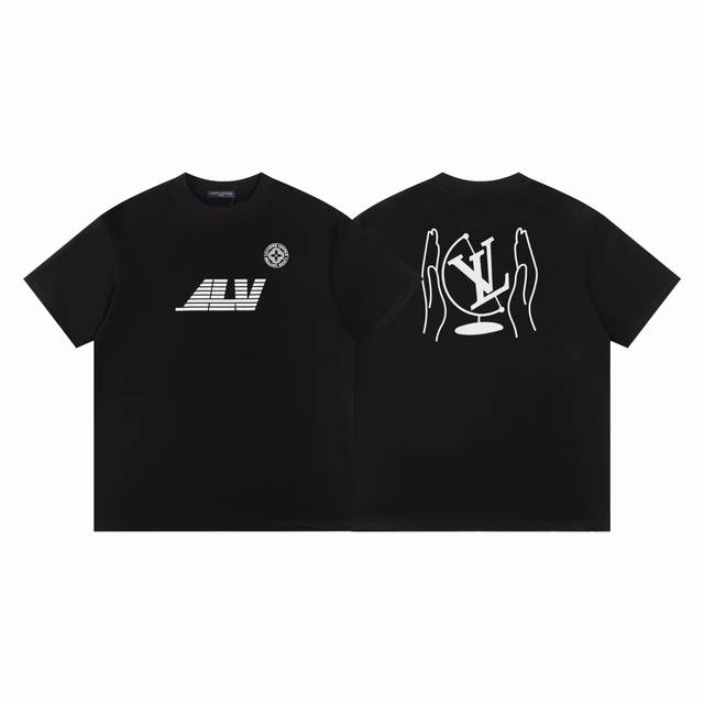 款F22 Lv 顶级品质Lv路易威登指南针圆领短袖 前后呈现图案和标识印花 高密度环保弹力胶浆印花工艺是一种独特的印刷技术 它结合了高密度 环保和弹力三大特性
