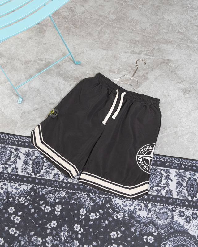 款M301 石头岛短裤 stone Island石头岛 Ss 夏款侧边罗盘大刺绣Logo织带短裤 原版打造 基础百搭 全身撞色处理 情侣可搭 全身Oversiz