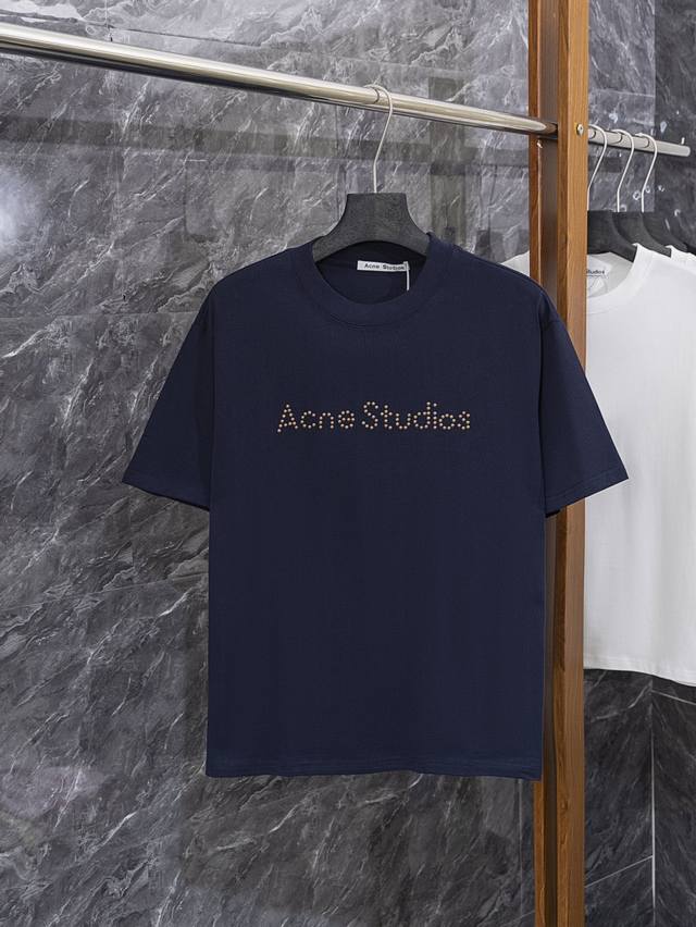 款号J05 acne 25Ss新款铆钉短袖T恤 字母铆钉工艺 辨识度超高的一件 时尚达人必入 男女同款 颜色黑色白色藏青色 尺码S-Xl