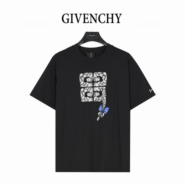 givenchy 纪梵希 25Ss 辫子印花短袖T恤 采用100%棉质面料 柔软透气 让你在夏日里尽享舒适 胸前Gvc品牌字母刺绣 展现品牌独特魅力 简约而不失