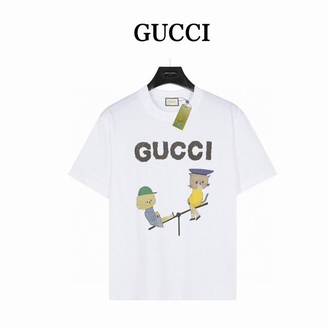 gucci 跷跷板单色短袖T恤 款号:Gg08 白色 240克重磅小落肩100%棉T恤 Os版型 宽松有型好搭配 采用精梳紧密赛络工艺 面料更耐磨 袖口以及下摆
