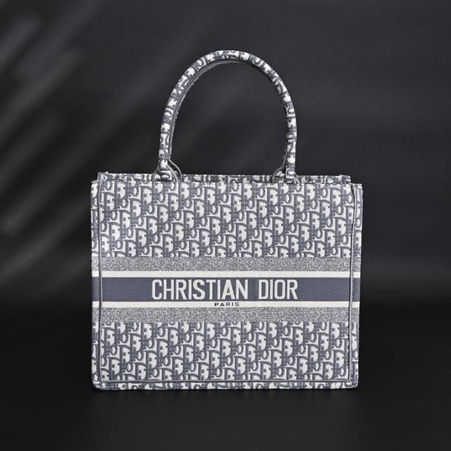 dior迪奥Cd Book Tote经典Oblique牛仔托特包购物袋 中号 灰色 蓝色纹路清晰 刺绣细节完美 size :36*28*17