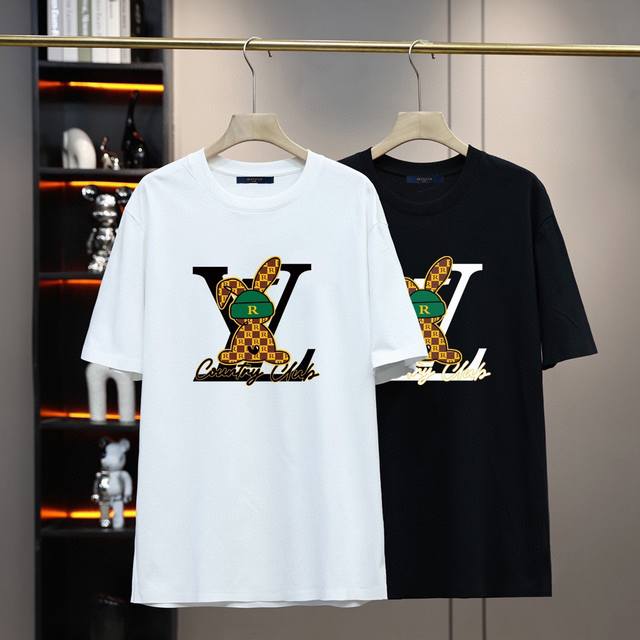 路易威登Lv夏季龙年限定版新款男女同款 面料亲肤柔软 高品质印花 极具立体感 触感肌理效果 辅料齐全 精致百搭 颜色 黑色 白色 码数 S-3Xl