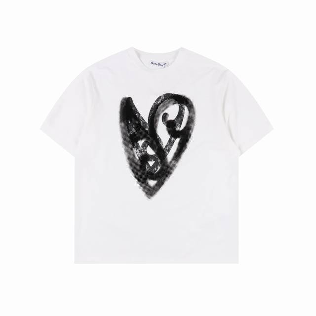 acne Studios 2025新品复古爱心涂鸦印花短袖T恤 宽松休闲的版型 中性可穿的风格 随性的耷拉袖口展现出慵懒的穿着方式 胸前正面双层大爱心徽标图案