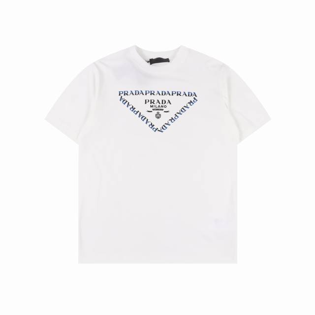 prada 普拉达 胸前拼色Logo短袖 全新美学灵感趣味设计,渠道性质精品 让整体造型设计更加优雅时尚 今夏最火系列 无数明星潮人追捧 裁剪工艺细节处理工整为