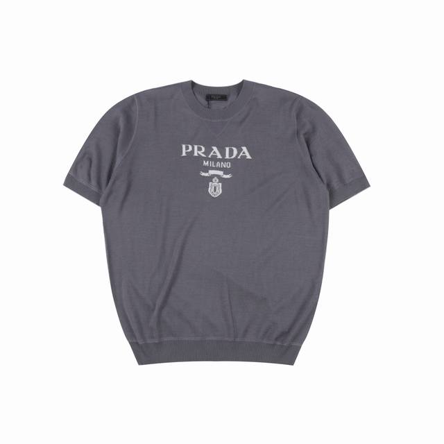 prada普拉达prd 胸口倒三角提花羊毛针织短袖T恤 正品11988购入 60支拉菲尔55%羊毛 采用德国 Stoll 16针进口织机 毛料提花 毛料酵洗 定