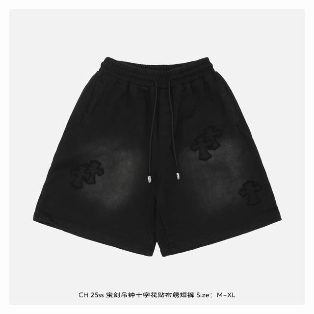chrome Hearts 克罗心 25Ss 宝剑吊钟十字花贴布绣短裤 灵感源自八十年代复古 采用定制面料制作而成 官方同款 面料经过同缸染色工艺处理 手感舒适