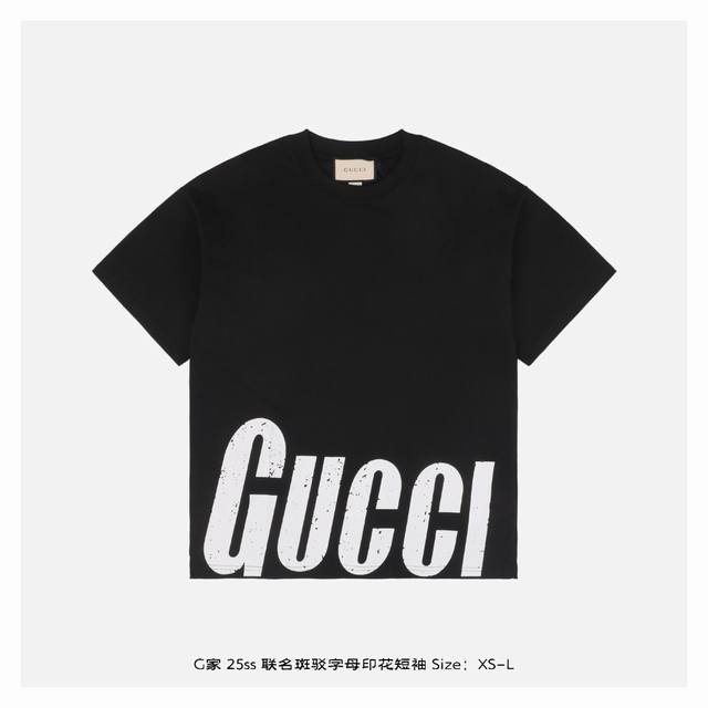 gucci 古驰 25Ss 联名斑驳字母印花短袖 面料采用230克重精梳棉 定制32支1*1螺纹 成衣两遍水洗处理 面料舒适亲肤无异感 定制定染面料 纺织密度高
