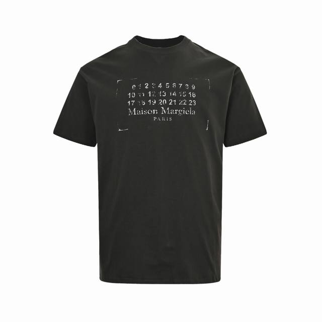maison Margiela 马吉拉 25Ss 斑驳数字印花短袖 数码直喷印花 艺术感十足 面料定制定染300克重 100%纯棉 经典圆领设计 落肩袖版型衣身