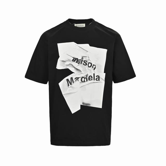 maisonmargiela 马吉拉 皱纸印花短袖 作为近年来最受时下年轻群体欢迎的品牌之一 Mm6继承了根植于Maison Margiela的解构理念 带来更