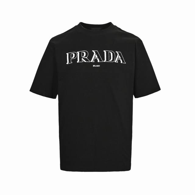 prada 普拉达 25Ss 阴影字母刺绣短袖 按照原版采用德国迈耶机台织布 绣花采用百灵达绣花机制作 跳针最大数据为127 细节处处需要先绣宽包针然后绣阴影细
