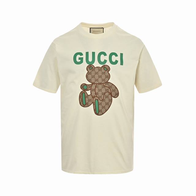 gucci 古驰 老花贴布小熊刺绣短袖 定织克重230针织棉 21支有机麻棉混纺面料 原身布切捆条做罗纹 原版定染颜色 采用进口田岛刺绣3D立体1.1定位 打底