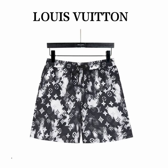 louisvuitton 路易威登 满印泼墨短裤 采用速干尼龙面料 网布内衬 透气轻盈 柔软舒适 全套原版定制五金辅料 细节拉满 市场上顶配版本 宽松短款 比正