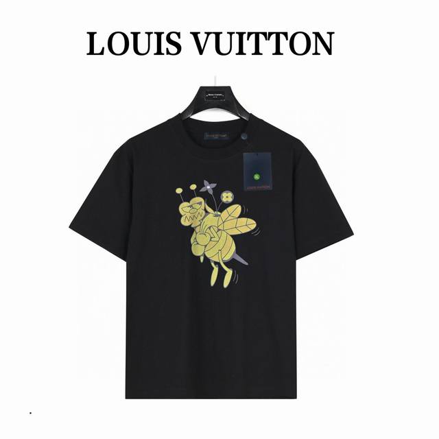lv 大黄蜂 短袖T恤 款号:Lv03 黑色 240克重磅小落肩100%棉T恤 Os版型 宽松有型好搭配 采用精梳紧密赛络工艺 面料更耐磨 袖口以及下摆三排紧密