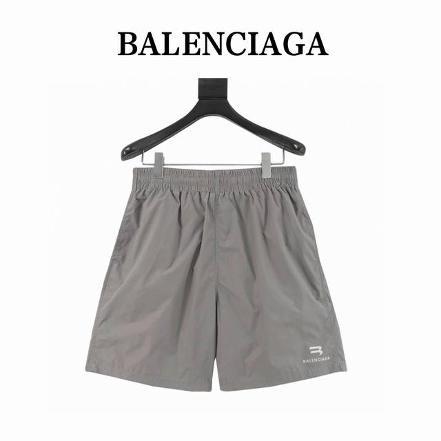 balenciaga 巴黎世家 字母印花短裤 面料采用定制梭织面料 订染颜色后整蚀毛处理 对照原版做丝滑超柔处理 布面肌理股线清晰明显 垂感一级棒 做工精致都到