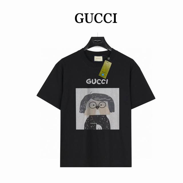 gucci 眼镜狗 短袖T恤 款号:Gg14 黑色 240克重磅小落肩100%棉T恤 Os版型 宽松有型好搭配 采用精梳紧密赛络工艺 面料更耐磨 袖口以及下摆三