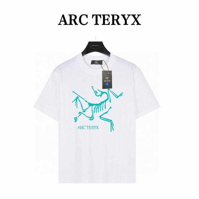 arc 鸟 家 小鸟字母 短袖T恤 款号:Szn01 白色 240克重磅小落肩100%棉T恤 Os版型 宽松有型好搭配 采用精梳紧密赛络工艺 面料更耐磨 袖口以