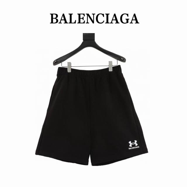 balenciaga 巴黎世家 安德玛联名刺绣徽标短裤 面料采用定制380克毛圈面料 订染颜色后整蚀毛处理 对照原版做丝滑超柔处理 布面肌理股线清晰明显 垂感一