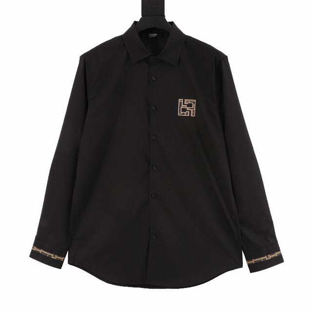 fendi 芬迪 Ff刺绣休闲长袖衬衫 版型简约利落 采用进口棉质面料 品质与舒适性凸显 款式简约又不显单调 既有运动的功能性 又不缺乏时尚的休闲感 版型简约立