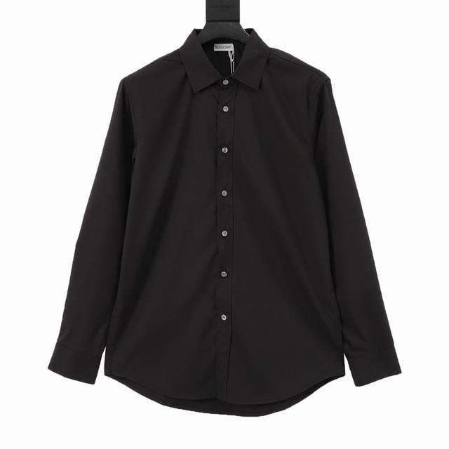 burberry 巴宝莉 刺绣徽标长袖衬衫 bbr刺绣纯色衬衣 万年常青款 标识度极高 依旧是代工渠道出品棉质衬衫 点缀乐符徽标刺绣 呈现修身版型 优雅的弧型下
