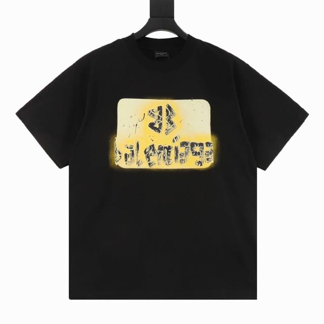 balenciaga 巴黎世家手绘Bb字母发泡圆领短袖T恤 定制高克重 针织棉面料精心制作 手感特别的扎实 质感拉满 松软细腻上身舒适 优越的吸湿排汗性能 不闷