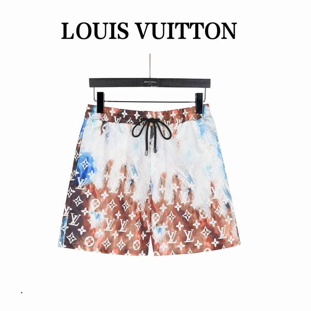 louisvuitton 路易威登 火烧云短裤 采用速干尼龙面料 网布内衬 透气轻盈 柔软舒适 全套原版定制五金辅料 细节拉满 市场上顶配版本 宽松短款 比正常