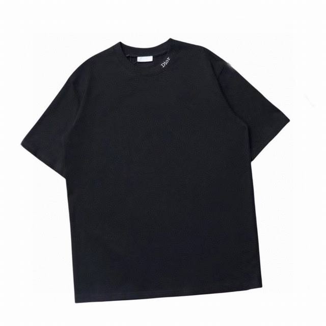 迪奥 Dior 夏季新款 领口后背字母刺绣圆领短袖T恤 高端品质采用定织定染高克重面料 洗水完高达280G纯棉面料 螺纹增加到2.7不变形 宽松Oversize