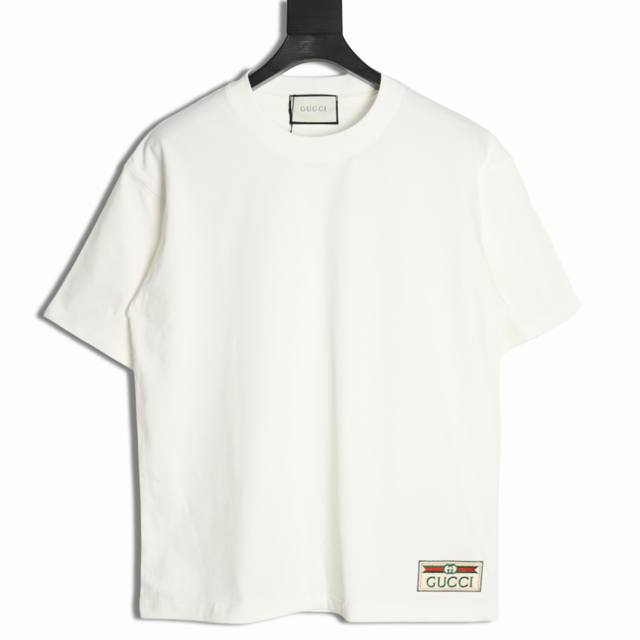gucci 古驰 25Ss 下摆标签短袖T恤 面料采用定制240G 26支特滑双股精棉平纹高密无尘全棉布料 前幅高密度加厚 走线平整 代工品质 全套定制辅料 尺