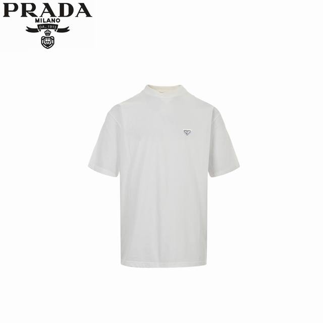 prada 普拉达 25Ss 三角徽标刺绣短袖 字母采用根据原版细节调整后采用皮质材质机器刺绣 厚度适中 五金采用进口五金配件 前幅#进口田岛高密度重工刺绣工艺