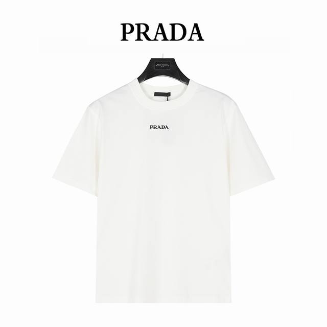 prada 普拉达 25Ss 后背尼龙织带三角标镶嵌短袖T恤 简约百搭经典~神T 简约又高级的设计 采用260G洗水纯棉平纹布面料 ~亲肤感巨好~男女同款 胸前