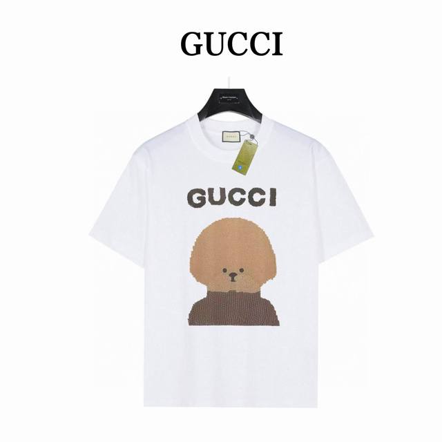 gucci 针织狗头短袖T恤 款号:Gg17 白色 240克重磅小落肩100%棉T恤 Os版型 宽松有型好搭配 采用精梳紧密赛络工艺 面料更耐磨 袖口以及下摆三