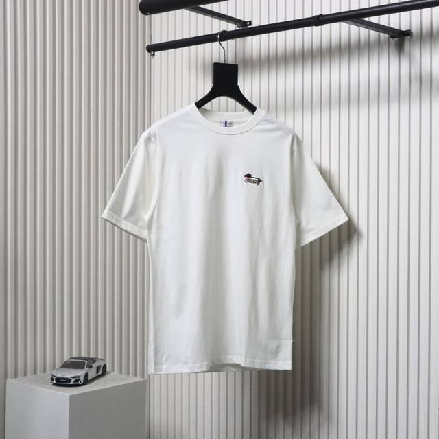 Burberry 巴宝莉 24Ss 鸭子刺绣短袖平织优质棉 水鸟徽标刺绣 常规版型 常规版型 撞色捆条设计 全套辅料配备 平织纯棉优质棉面料 采用15S平织优质