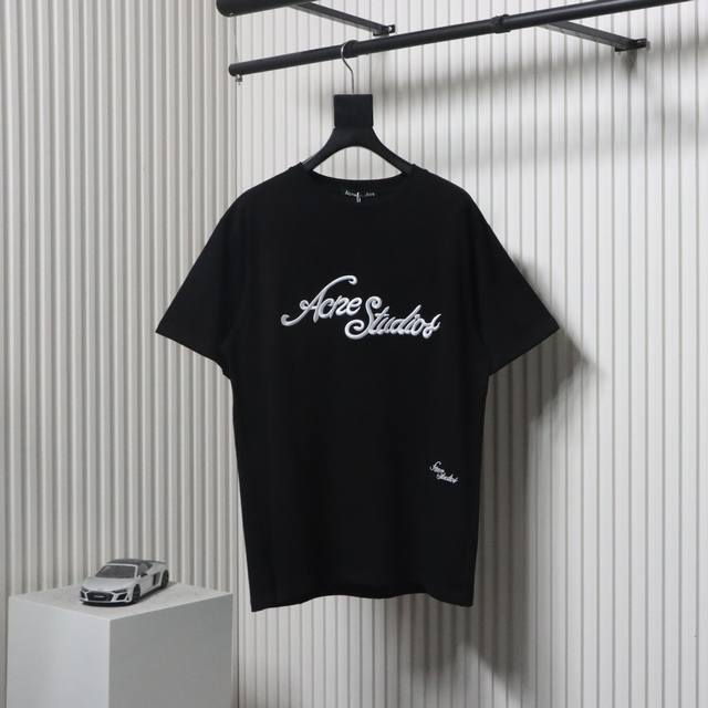 Acne Studios 25Ss 刺绣字母Logo短袖百搭不挑人 经典的刺绣元素 简约的风格 日常百搭 高街风格都是随便驾驭的细节感满满面料非常柔软而且厚实单