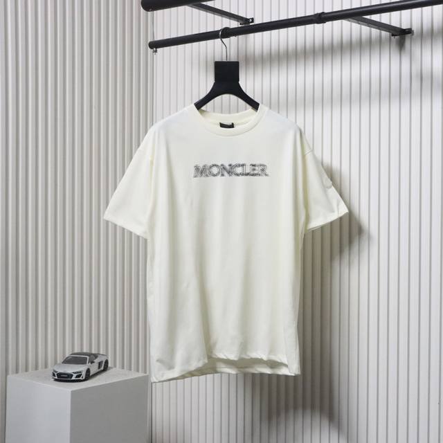 Moncler 蒙口 25Ss 线条重影字母印花短袖 独家定制280G32支双纱纯棉面料 质感非常柔软舒适 100%区别市场的顶级面料 搭配350G1 1螺纹