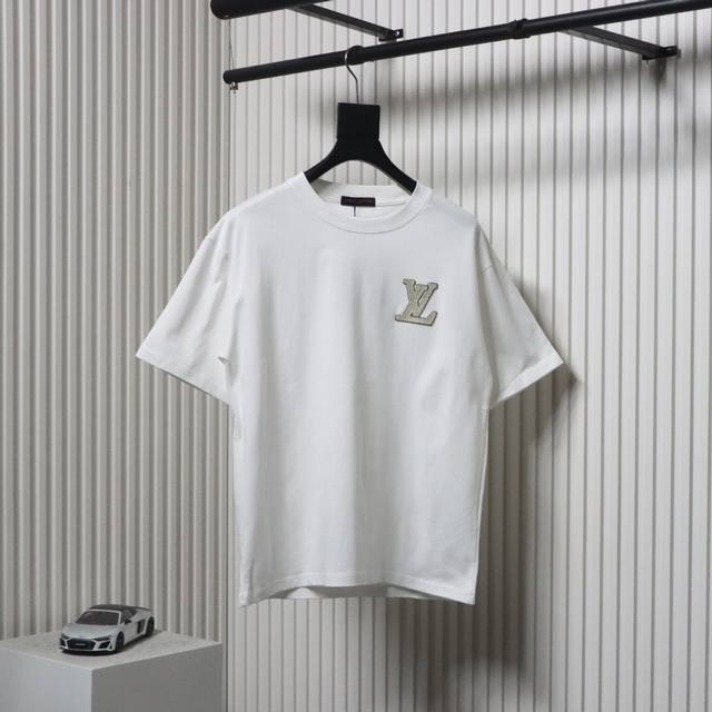 Louis Vuitton 路易威登 Lv 25Ss 牙刷绣短袖T恤 面料采用定制240G 26支特滑双股精棉平纹高密无尘全棉布料 前幅高密度加厚 走线平整 代