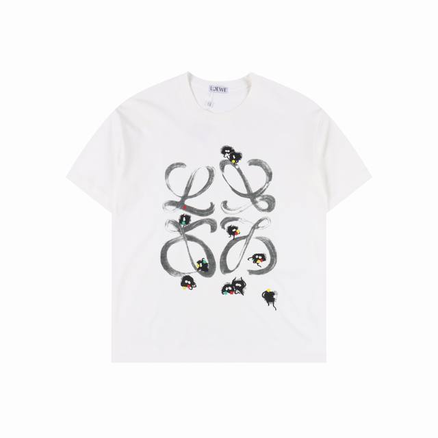 loewe 罗意威24Ss 煤球短袖T恤 面料采用定制240G 26支特滑双股精棉平纹高密无尘全棉布料 前幅高密度加厚 走线平整 代工品质 全套定制辅料 尺码