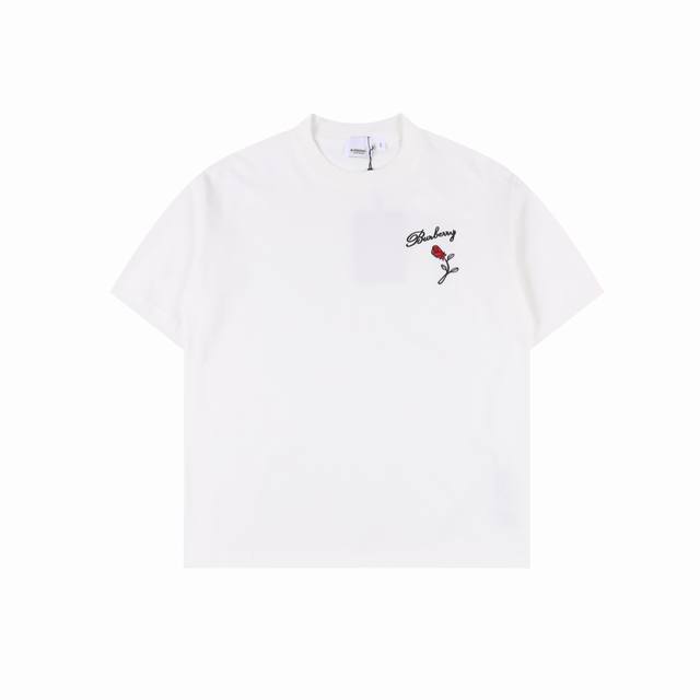 burberry 巴宝莉24Ss 玫瑰花短袖T恤 面料采用定制240G 26支特滑双股精棉平纹高密无尘全棉布料 前幅高密度加厚 走线平整 代工品质 全套定制辅料