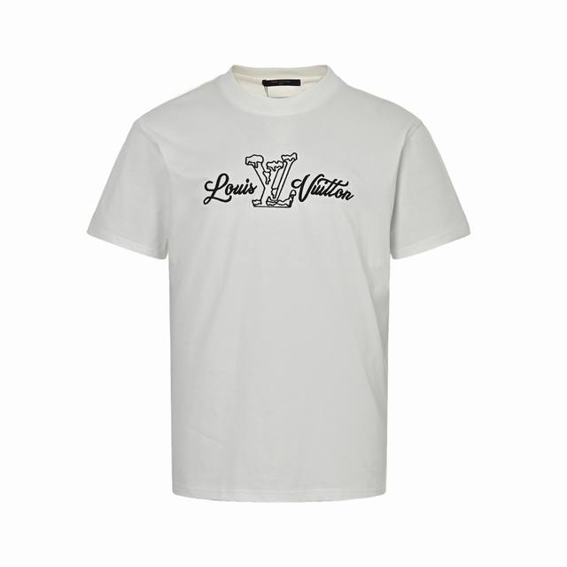 louis Vuitton 路易威登 25Ss 刺绣Logo短袖 面料采用260克重精梳棉 定制32支2*2螺纹 成衣经过水洗舒适亲肤无异感 胸口采用刺绣工艺的