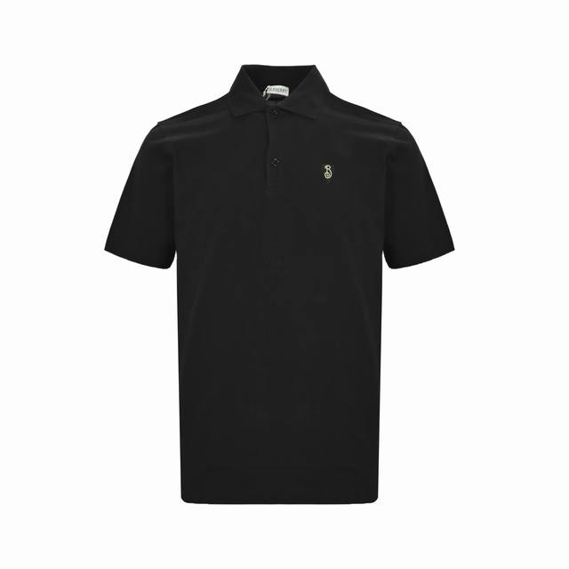 burberry 巴宝莉 25Ss 盾牌徽标刺绣polo短袖 25Ss新款polo 衫 选用棉质珠地网眼布面料打造 装饰 B 字型盾牌刺绣 图案灵感源自马术骑士