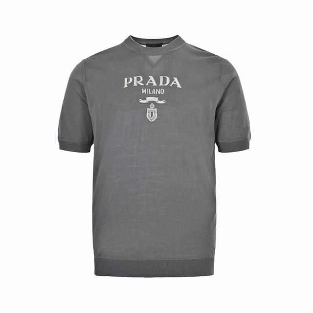 prada 普拉达 25Ss 经典徽标Logo提花针织短袖 正品11988购入 60支拉菲尔55%羊毛 采用德国 Stoll 16针进口织机 毛料提花 毛料酵洗