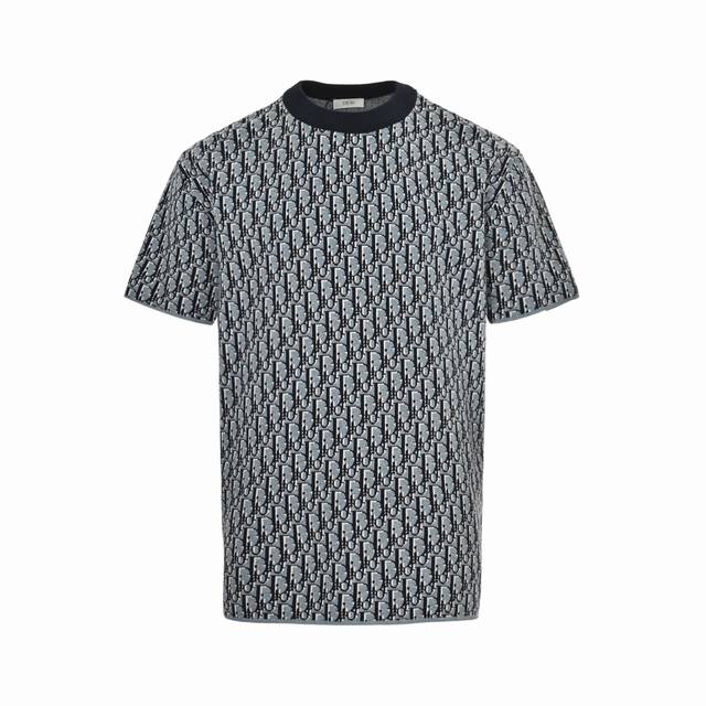 dior 迪奥 25Ss 满印提花Logo针织短袖 原版原价8160购入 毛料采用7针进口机编织制造 采用含羊毛含量纱线 纱线定染 花纹经过3次打版还原一致 原