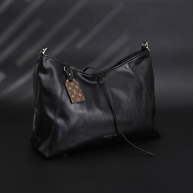 louis Vuitton Lv Carryall托特包Tote购物袋 中号 鲨鱼灰王炸单品 一曝光就掀翻的全新超柔软羊皮Carryall男女皆宜的松弛感 隐隐