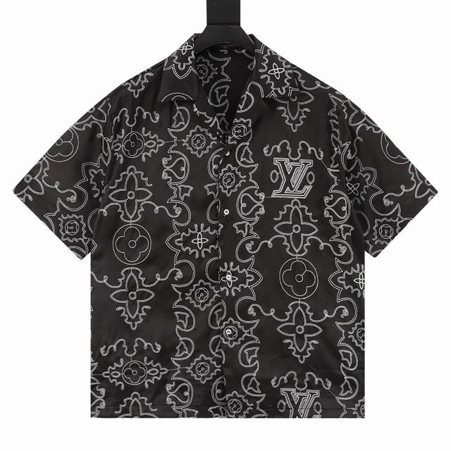louis Vuitton 路易威登 蔓藤靴线绣花刺绣短袖衬衫 原版14,600购入开发 添柏岚联名系列 定制原版100%桑蚕丝面料 采用了刺绣花纹缝线 米粒满