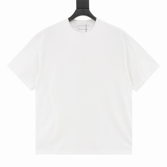 calvin Klein Ck 硅胶标及印花短袖 原版打版 耗时一个多月 一体的工艺-莱卡面料质感非常细腻 260的高克重穿上挺括有型 手感柔软平滑 弹性最好