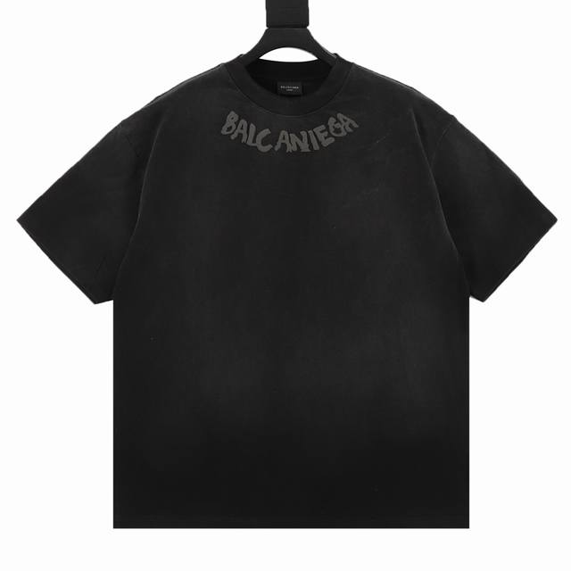 balenciaga 巴黎世家 发泡字母水洗圆领短袖 定制高克重 针织棉面料精心制作 手感特别的扎实 质感拉满 松软细腻上身舒适 优越的吸湿排汗性能 不闷热 胸