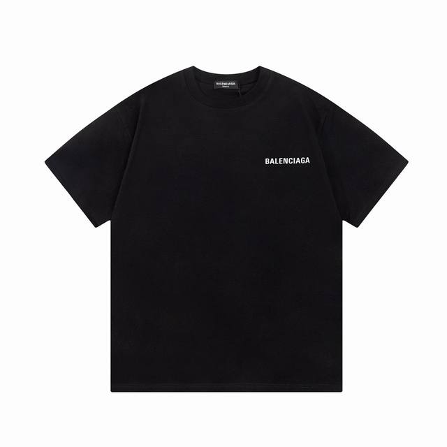 Balenciaga 巴黎世家前后字母短袖 品质升级 精致做工 手感柔软 充满了复古工艺还拥有厚实的手感 标志性的图标 独有的辨识度 高克重纯棉质感一流 男女同