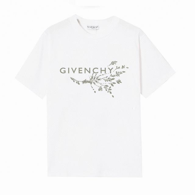 Givenchy 纪梵希花卉字母短袖T恤,简单的设计看起来特别大方 版型剪裁特别有讲究 上身很洋气显瘦内搭外穿都看高密针织圆领设计 平整简约 亲肤透爽 T恤面料